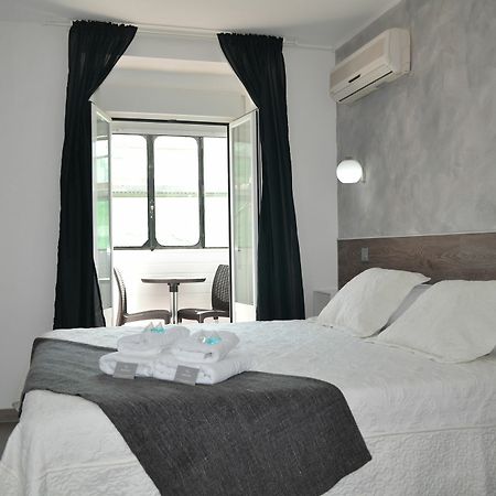 Hostal Meyra Madrid Luaran gambar