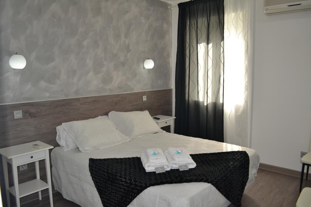 Hostal Meyra Madrid Luaran gambar