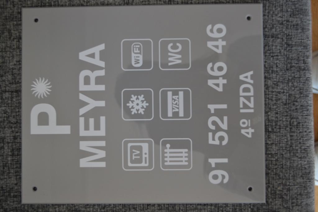 Hostal Meyra Madrid Luaran gambar