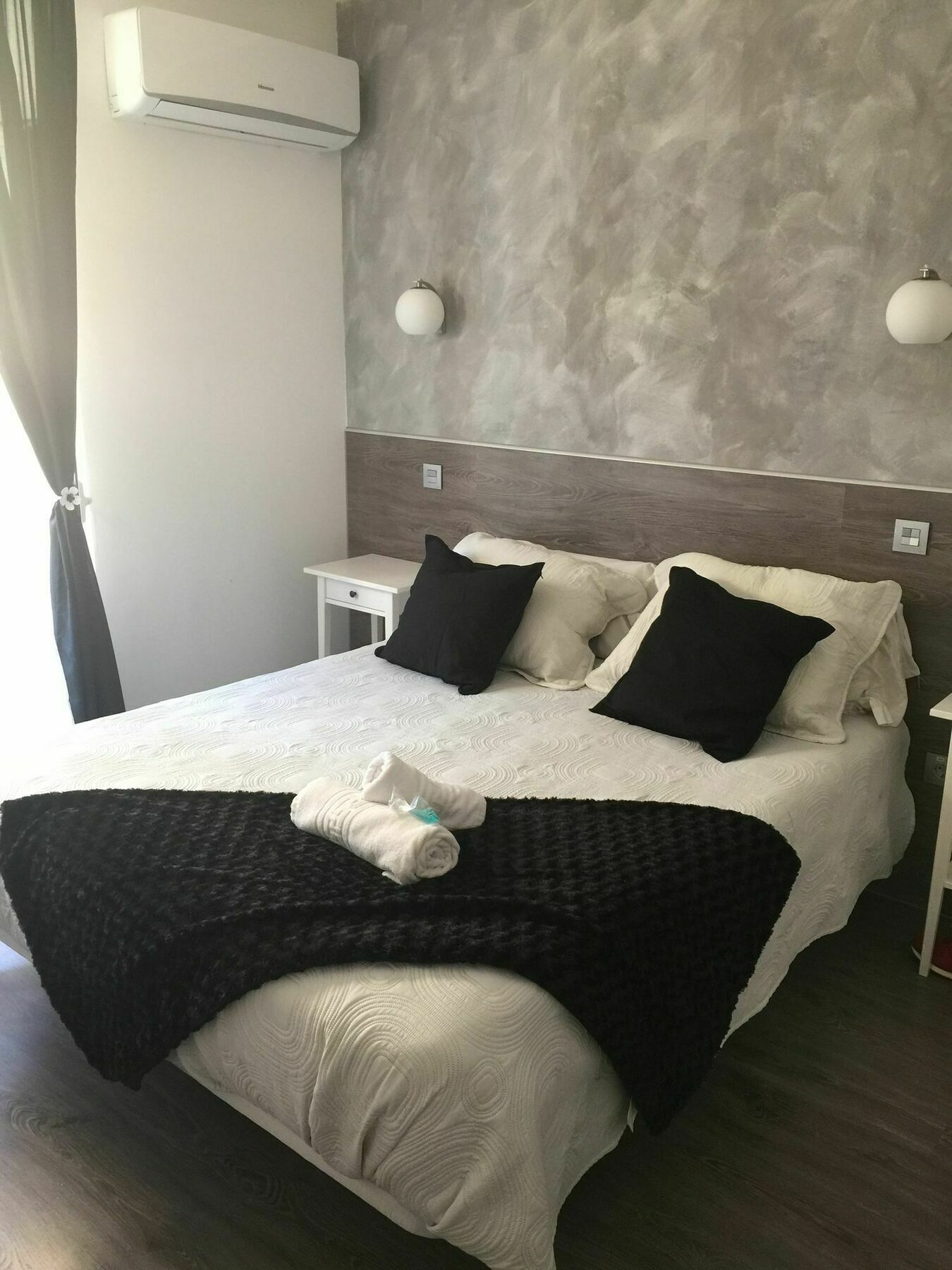 Hostal Meyra Madrid Luaran gambar