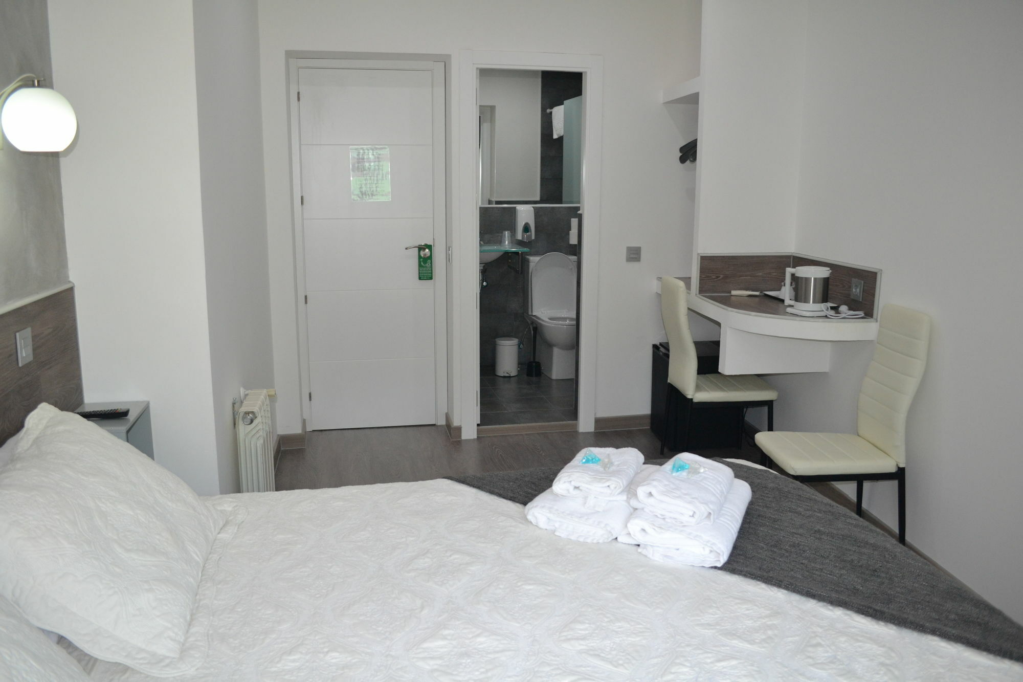 Hostal Meyra Madrid Luaran gambar